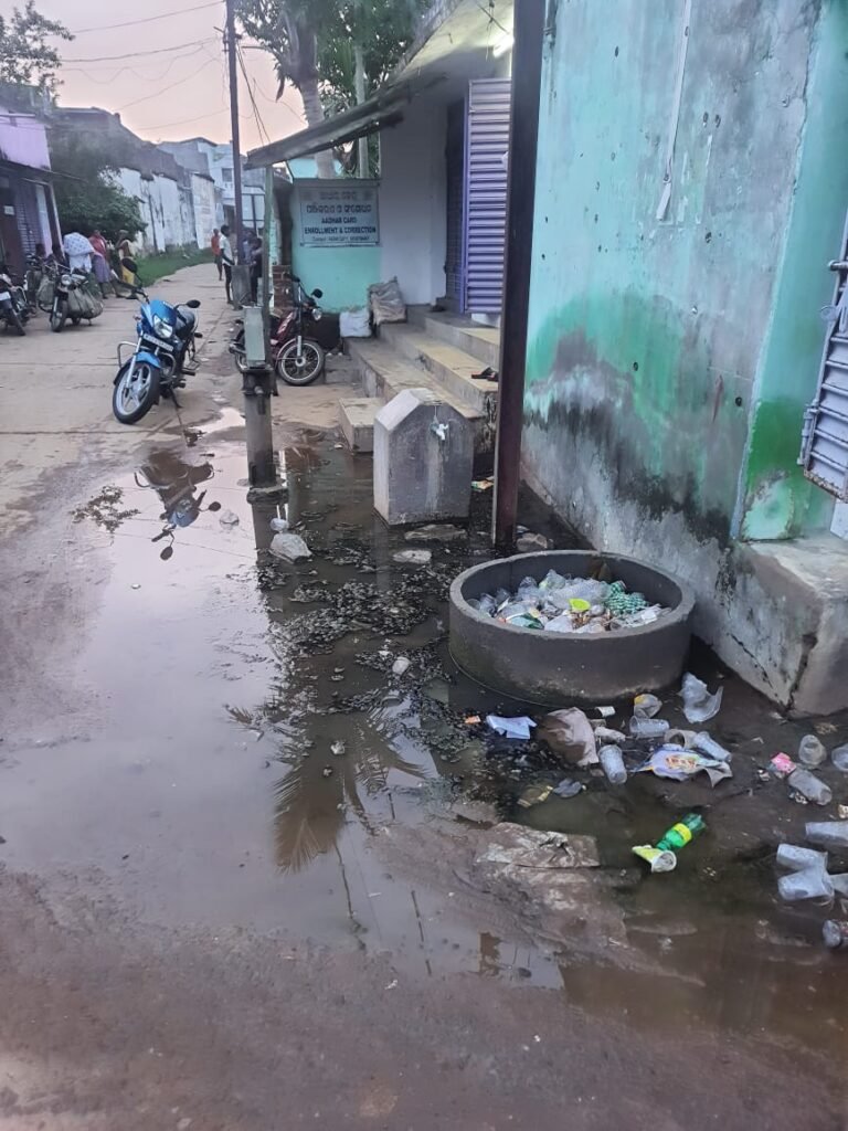 ଧରାକୋଟ : ବହାରପୁରରେ ଅସ୍ୱାସ୍ଥ୍ୟକର ପରିବେଶରେ ରହିଛି ନଳକୂପ