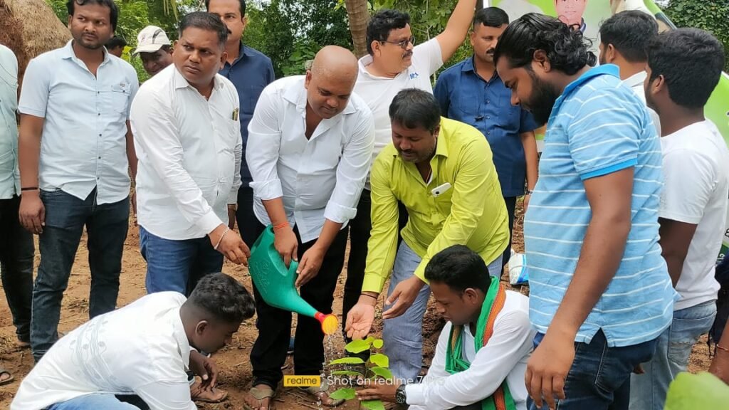 ବିଜେଡି ର ୨୫ବର୍ଷ ପୃତ୍ତି ଉପଲକ୍ଷେ ବୃକ୍ଷ ରୋପଣ