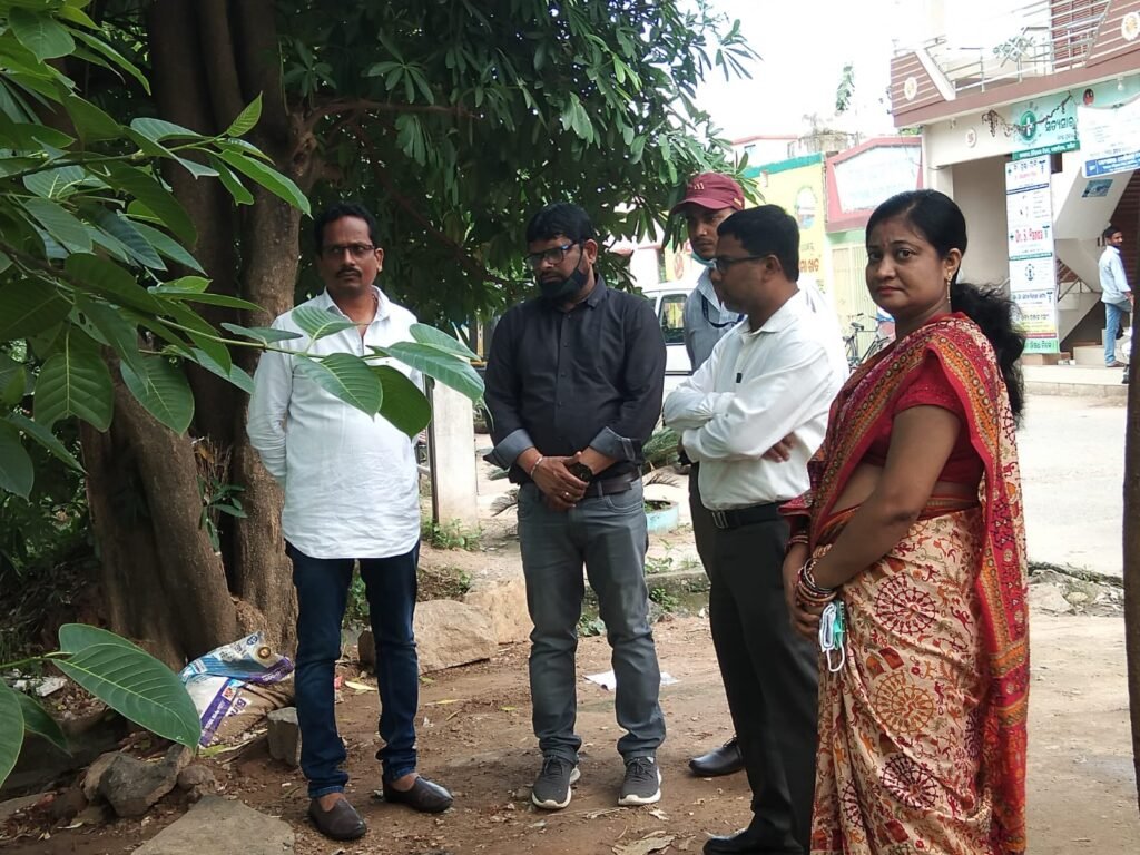 ଆସିକା ଗ୍ରସ୍ତ ରେ ଜିଲ୍ଲା ଉନ୍ନୟନ ଅଧିକାରୀଙ୍କ ସମୀକ୍ଷା