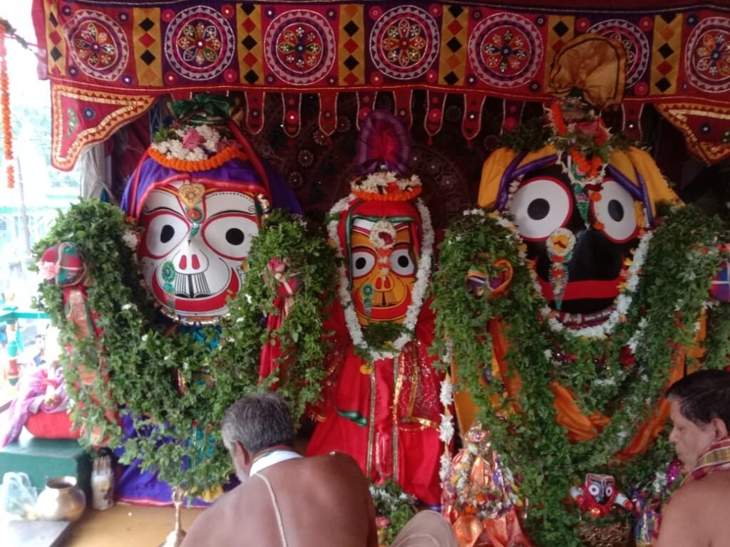 ଆସିକାର ବିଭିନ୍ନ ସ୍ଥାନରେ ରଥ ଟଣା