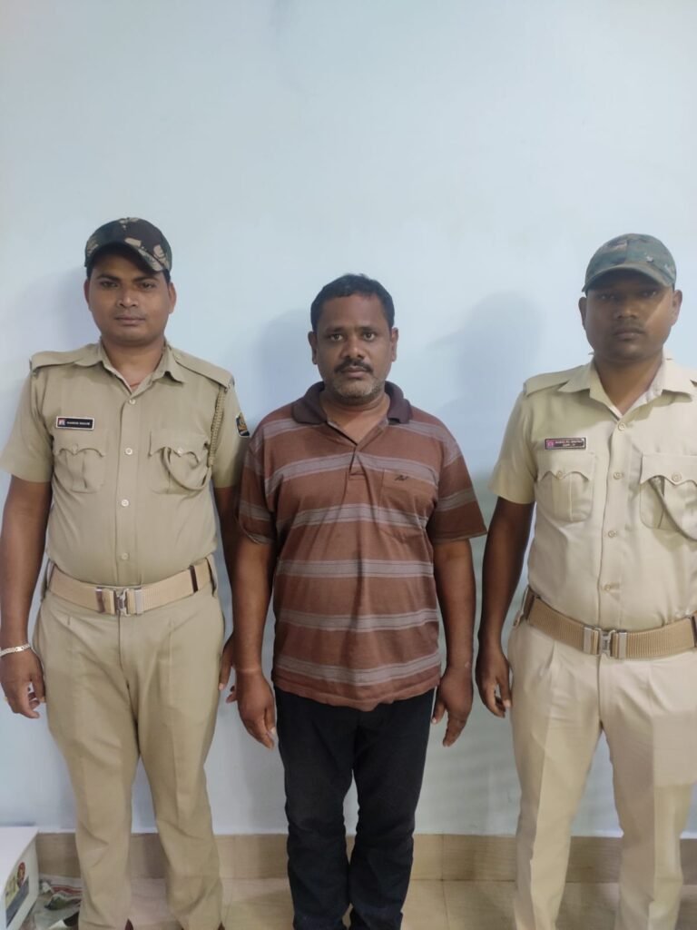 ପେଟ୍ରୋଲ ପମ୍ପର ମାଳି ମାଡମାରି ଜଣେ ଗିରଫ