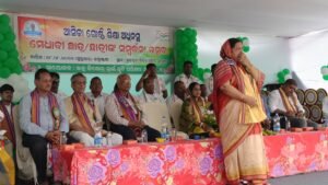 ଜନ୍ମାଷ୍ଟମୀ ଅବସରରେ ବୋର୍ଡ଼ ପରୀକ୍ଷାରେ କୃତୀ ଛାତ୍ରଛାତ୍ରୀ ଙ୍କୁ ସମ୍ବର୍ଦ୍ଧନା