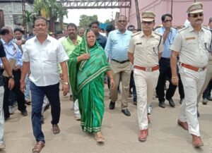 ଶ୍ରମମନ୍ତ୍ରୀଙ୍କ ଚିନିଶିଳ୍ପ ପରିଦର୍ଶନ ଓ ସମୀକ୍ଷା