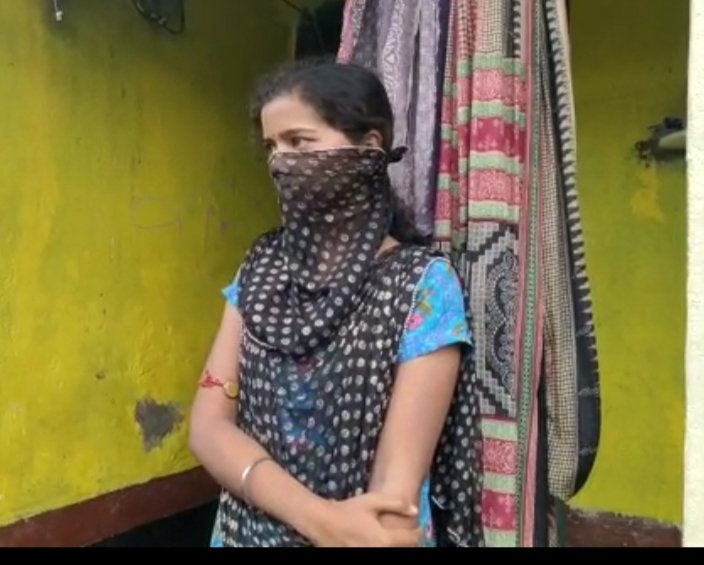 ନ୍ୟାୟ ଦାବିରେ ପ୍ରେମିକ ର ଘର ଆଗରେ ପ୍ରେମିକାର ଧାରଣା
