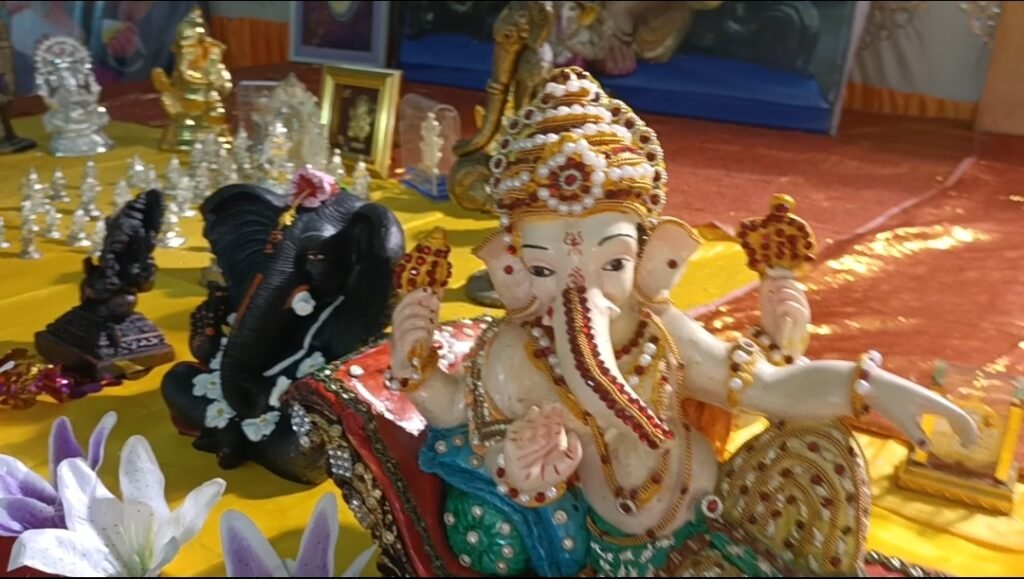 ତିରିଶି ହଜାର ଗଣେଶ “ମମ” ସ୍କୁଲରେ ପୂଜା ହେବା ଚର୍ଚ୍ଚାରେ