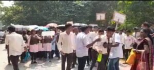 ଛାତ୍ରଛାତ୍ରୀ ତାତିଲେ:ଜିଲାପାଳଙ୍କୁ ଭେଟିଲେ