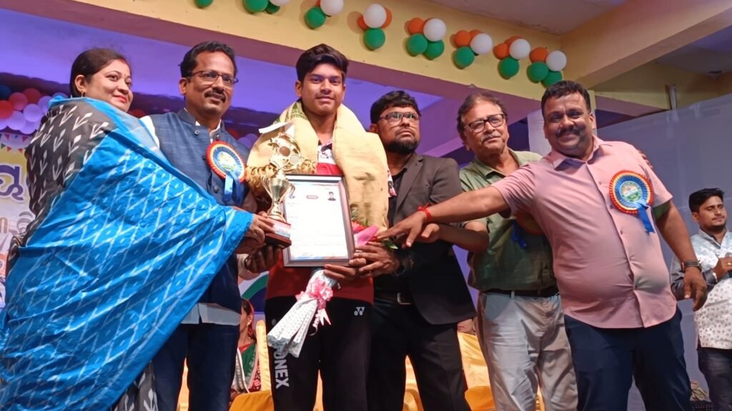 ସମ୍ମାନିତ ହେଲେ ବେଡ଼ମିଣ୍ଟନ ଚମ୍ପିୟାନ ଅବିନାଶ