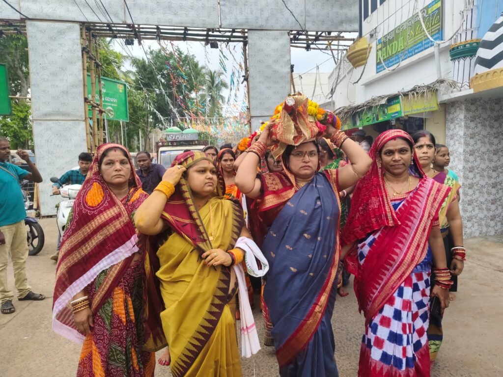 ସପ୍ତଠାକୁରାଣୀଙ୍କ ଅନ୍ତିମ ଘଟ ପରିକ୍ରମା ଶେଷ:ଭାର ଧରି ସମସ୍ତ ଠାକୁରାଣୀ ପ୍ରତ୍ୟାବର୍ତ୍ତନ