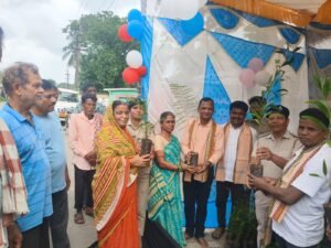 ଧରାକୋଟ ରେ ଚାରା ବିତରଣ କେନ୍ଦ୍ର ଉଦଘାଟିତ
